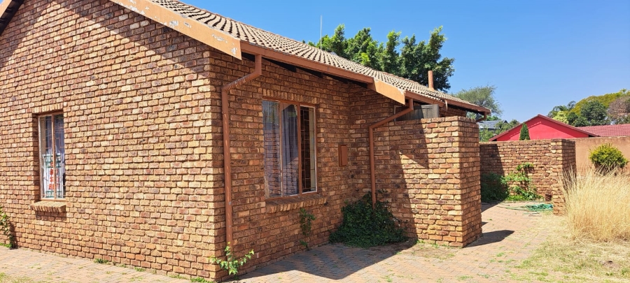 2 Bedroom Property for Sale in The Orchards Gauteng