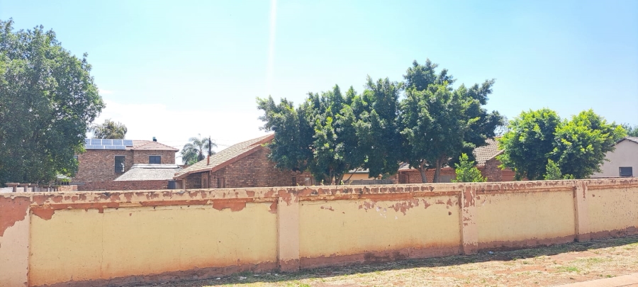 2 Bedroom Property for Sale in The Orchards Gauteng