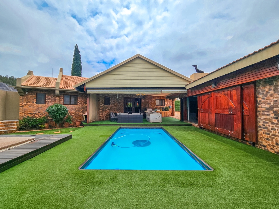 2 Bedroom Property for Sale in Faerie Glen Gauteng