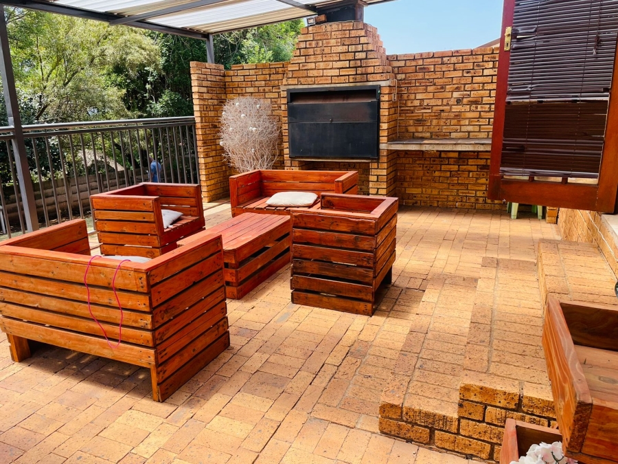 4 Bedroom Property for Sale in Noordheuwel Gauteng