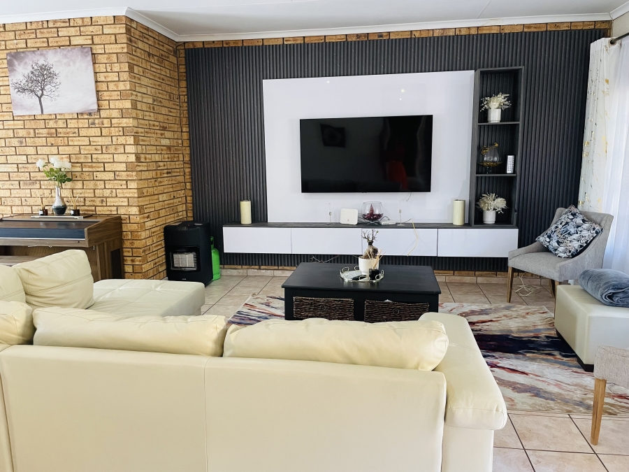 4 Bedroom Property for Sale in Noordheuwel Gauteng