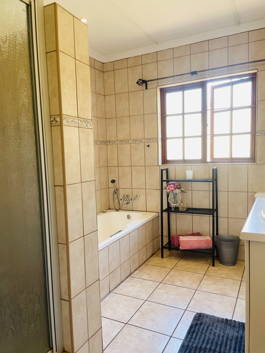 4 Bedroom Property for Sale in Noordheuwel Gauteng