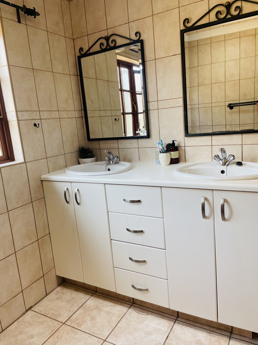 4 Bedroom Property for Sale in Noordheuwel Gauteng