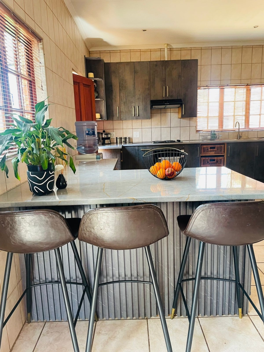 4 Bedroom Property for Sale in Noordheuwel Gauteng