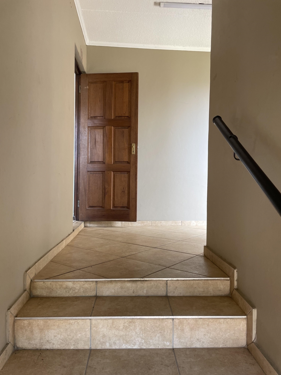 2 Bedroom Property for Sale in Featherbrooke Estate Gauteng