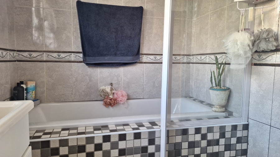 3 Bedroom Property for Sale in Dal Fouche Gauteng