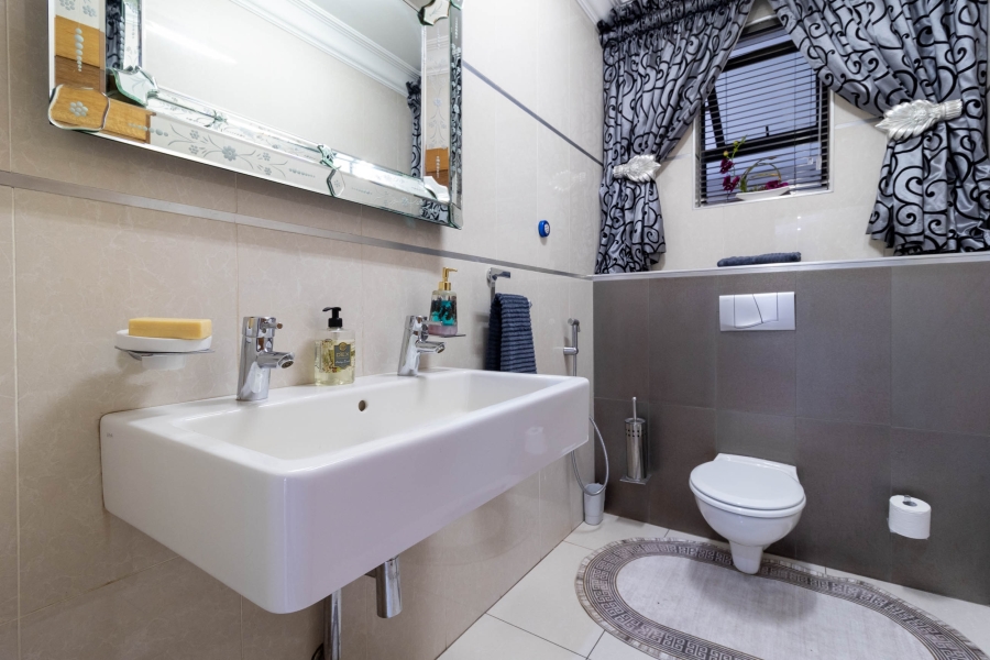4 Bedroom Property for Sale in Lenasia South Gauteng