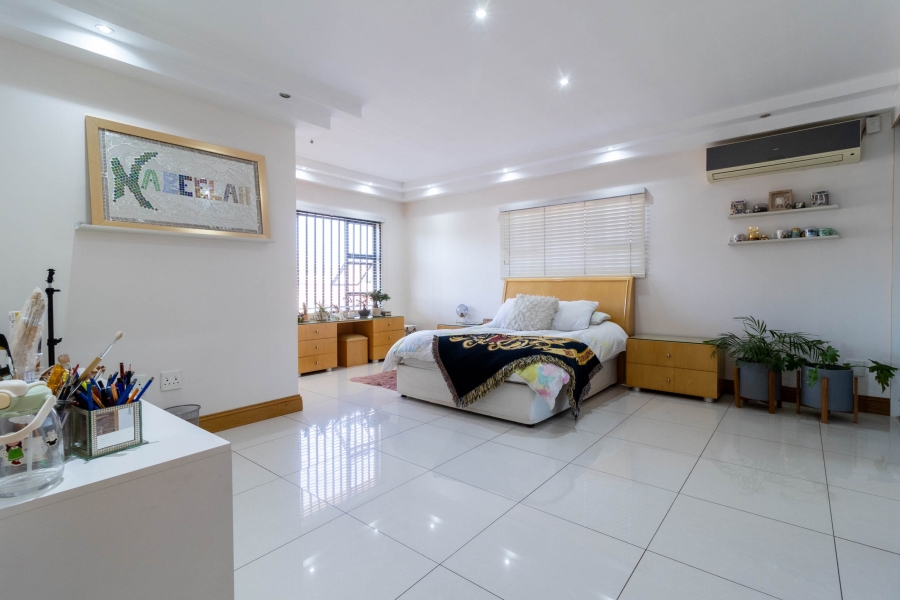 4 Bedroom Property for Sale in Lenasia South Gauteng