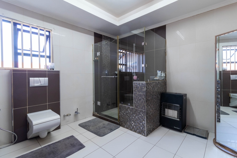 4 Bedroom Property for Sale in Lenasia South Gauteng