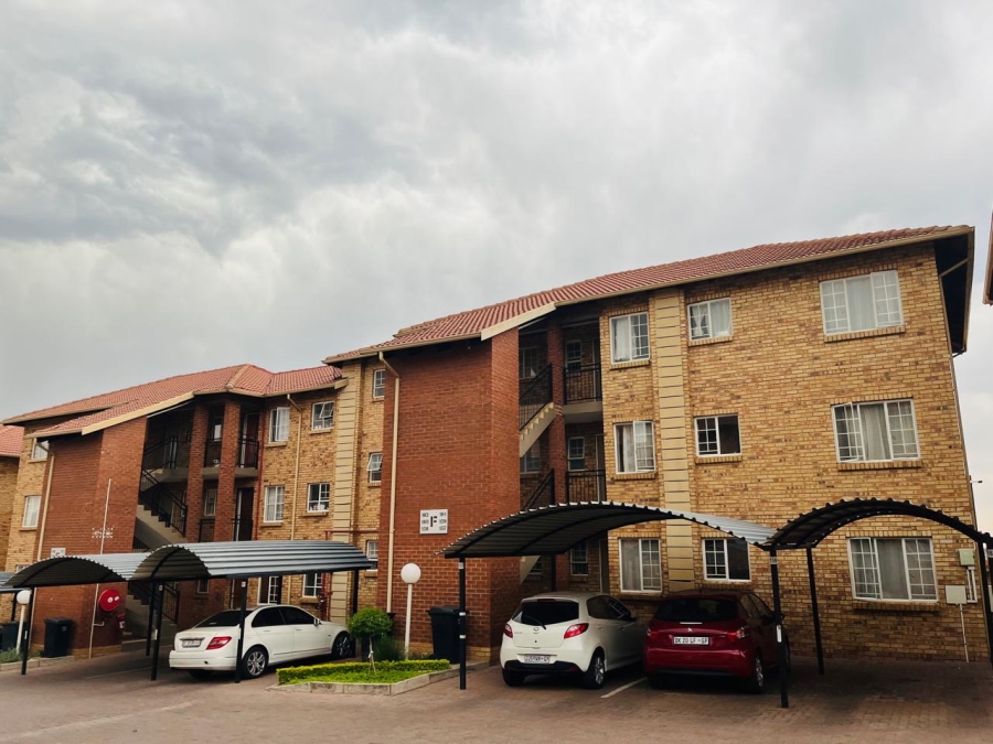 2 Bedroom Property for Sale in Noordwyk Gauteng