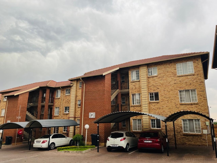 2 Bedroom Property for Sale in Noordwyk Gauteng