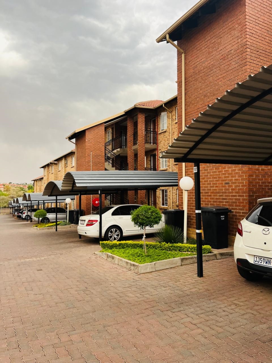 2 Bedroom Property for Sale in Noordwyk Gauteng
