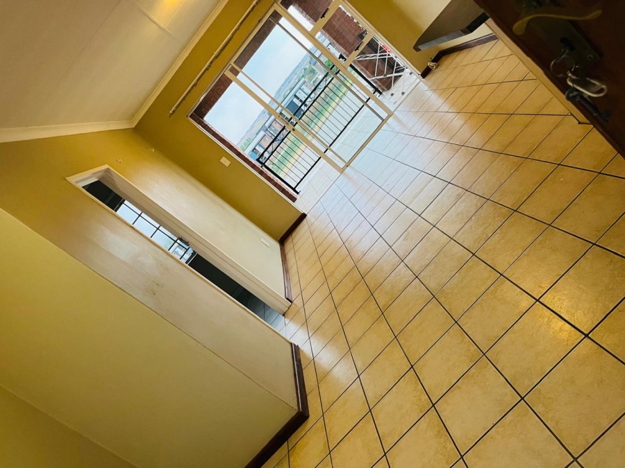 2 Bedroom Property for Sale in Noordwyk Gauteng