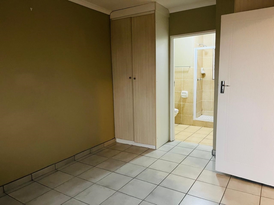 2 Bedroom Property for Sale in Noordwyk Gauteng