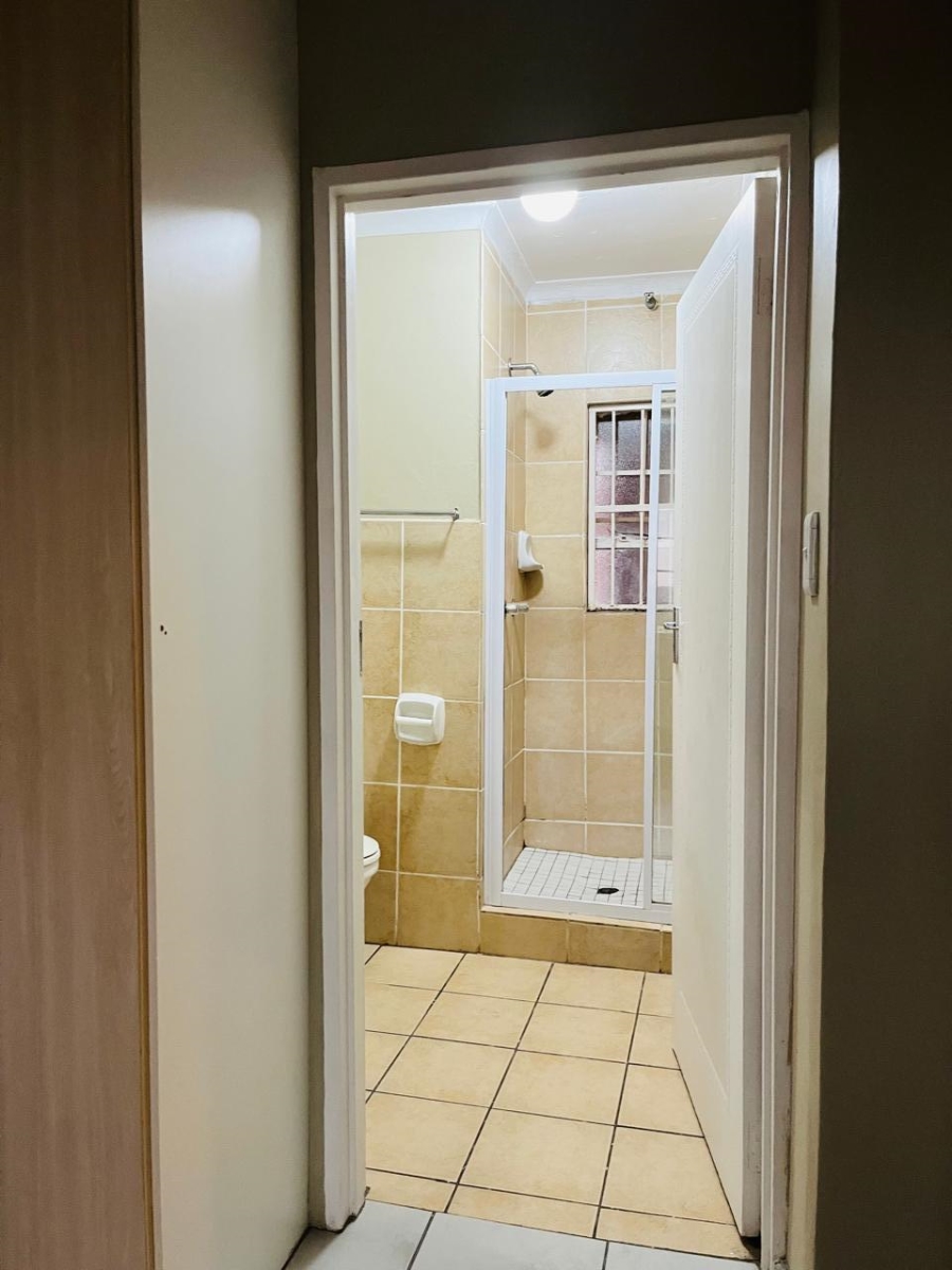 2 Bedroom Property for Sale in Noordwyk Gauteng