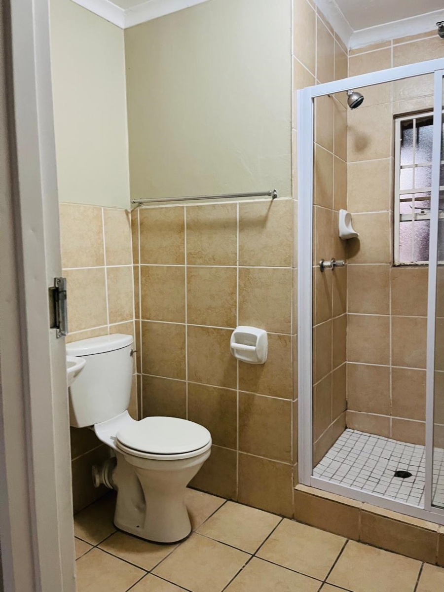 2 Bedroom Property for Sale in Noordwyk Gauteng