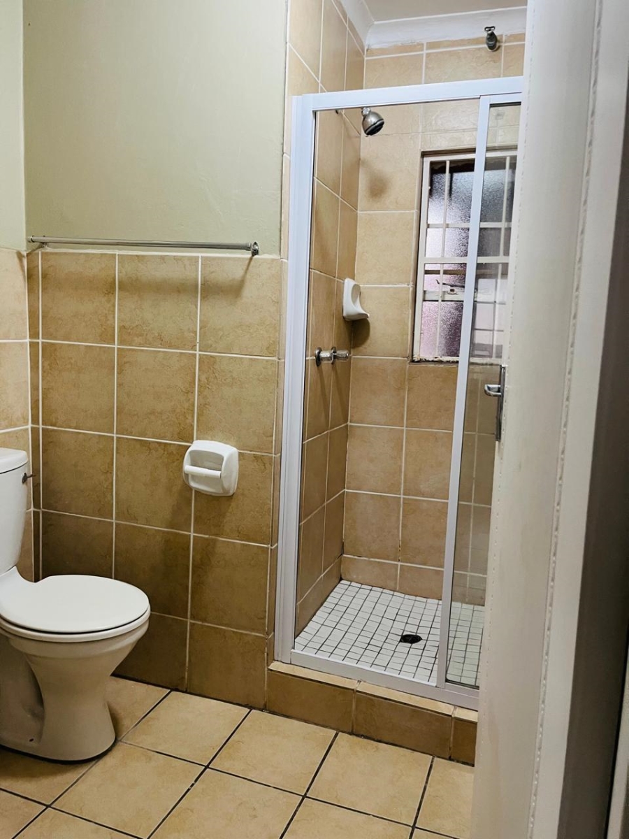 2 Bedroom Property for Sale in Noordwyk Gauteng