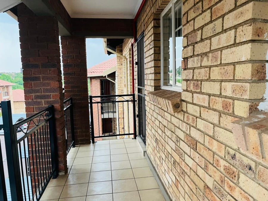2 Bedroom Property for Sale in Noordwyk Gauteng