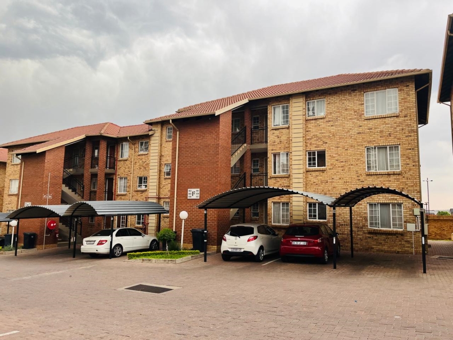 2 Bedroom Property for Sale in Noordwyk Gauteng