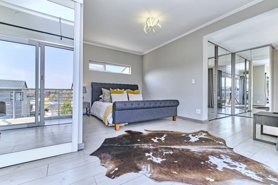 To Let 4 Bedroom Property for Rent in Waterfall Country Village Gauteng