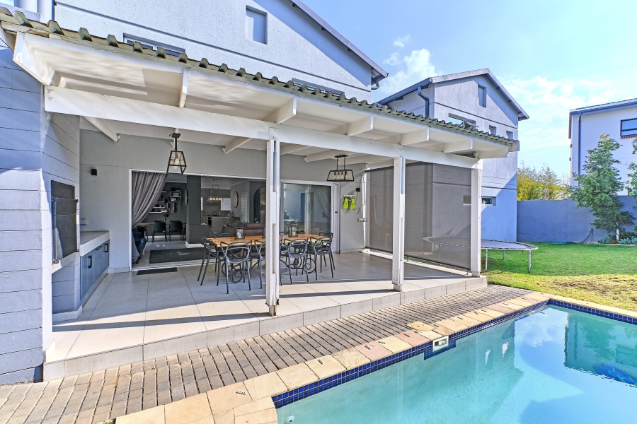 To Let 4 Bedroom Property for Rent in Waterfall Country Village Gauteng