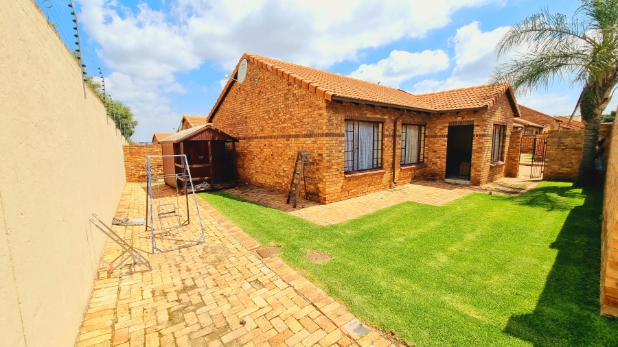 To Let 3 Bedroom Property for Rent in Halfway Gardens Gauteng