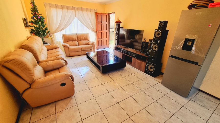 To Let 3 Bedroom Property for Rent in Halfway Gardens Gauteng