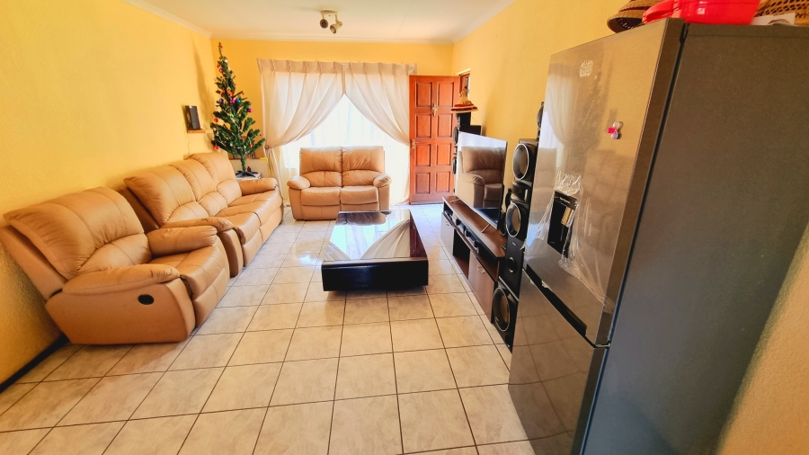 To Let 3 Bedroom Property for Rent in Halfway Gardens Gauteng