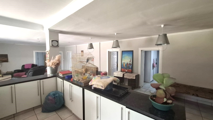 8 Bedroom Property for Sale in Golf Park Gauteng