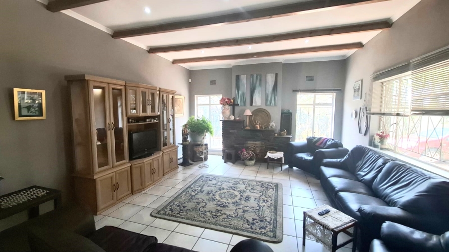 8 Bedroom Property for Sale in Golf Park Gauteng