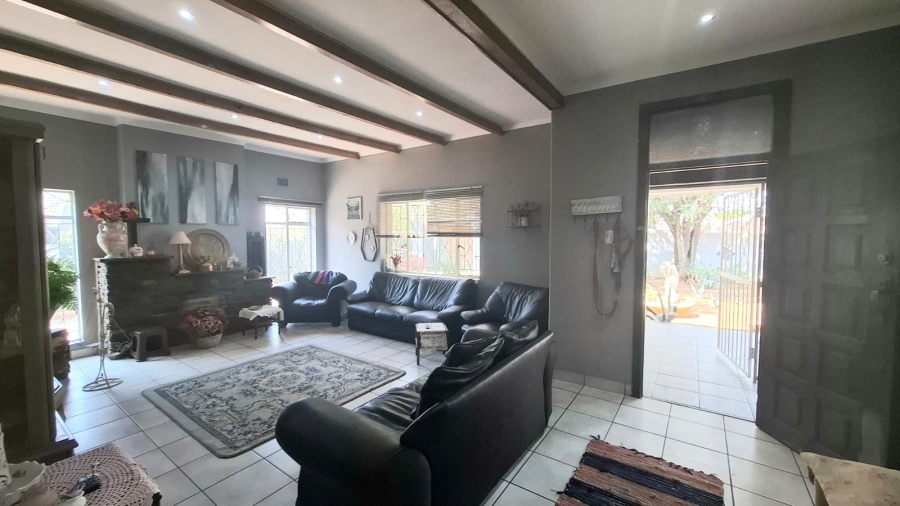8 Bedroom Property for Sale in Golf Park Gauteng