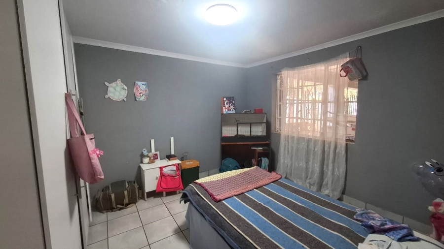 8 Bedroom Property for Sale in Golf Park Gauteng
