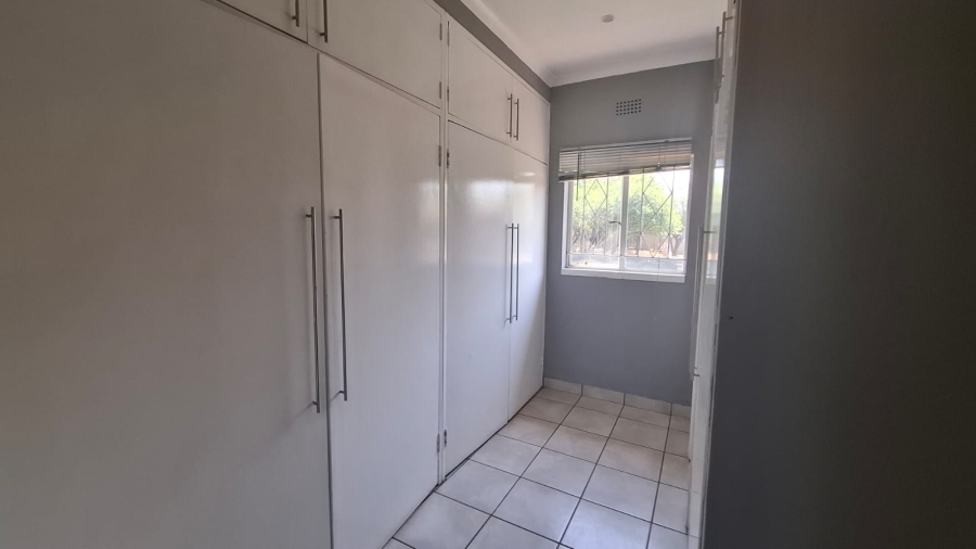 8 Bedroom Property for Sale in Golf Park Gauteng