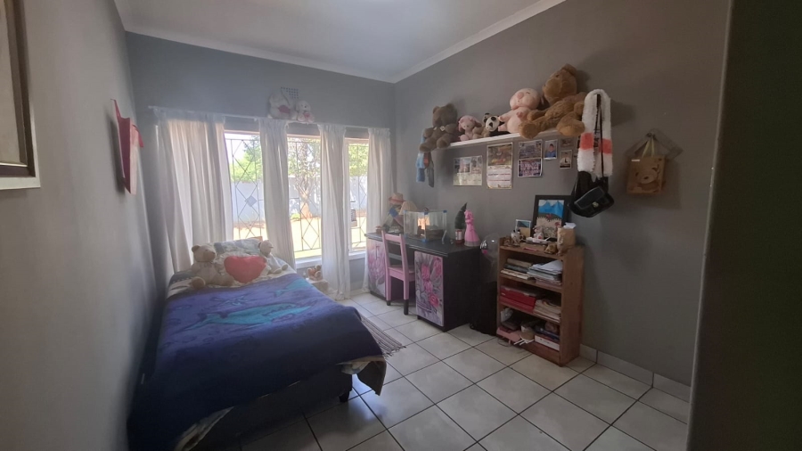 8 Bedroom Property for Sale in Golf Park Gauteng
