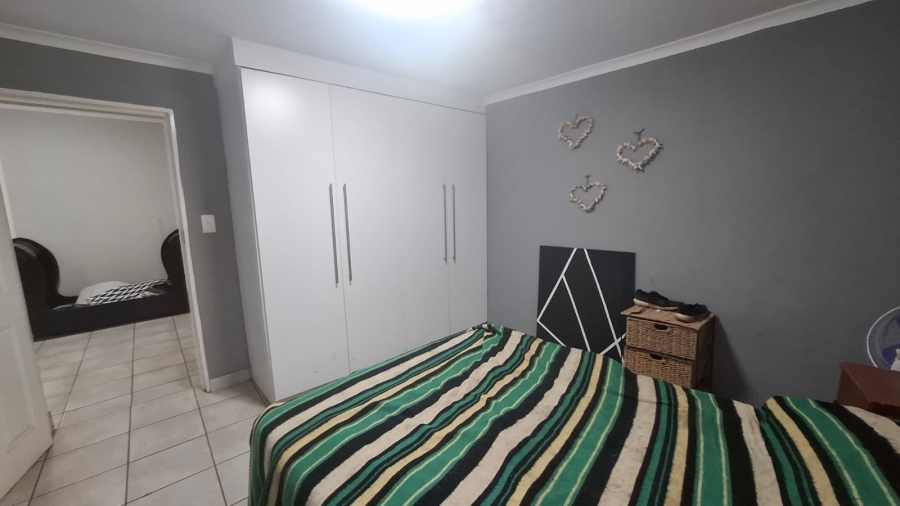 8 Bedroom Property for Sale in Golf Park Gauteng