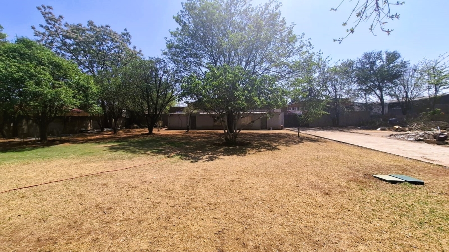 8 Bedroom Property for Sale in Golf Park Gauteng