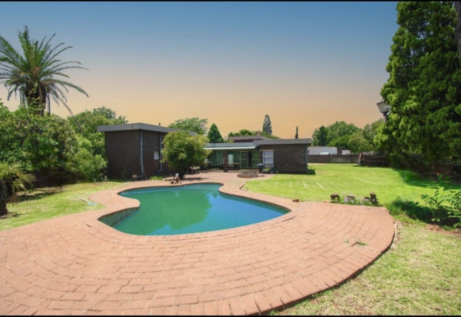 5 Bedroom Property for Sale in Meyerton Central Gauteng