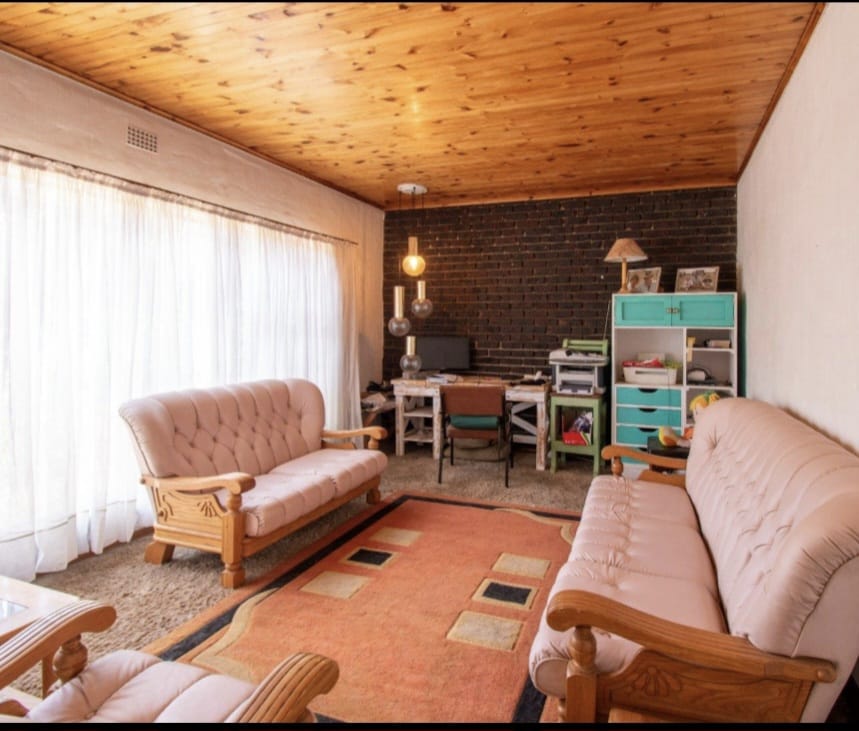 5 Bedroom Property for Sale in Meyerton Central Gauteng