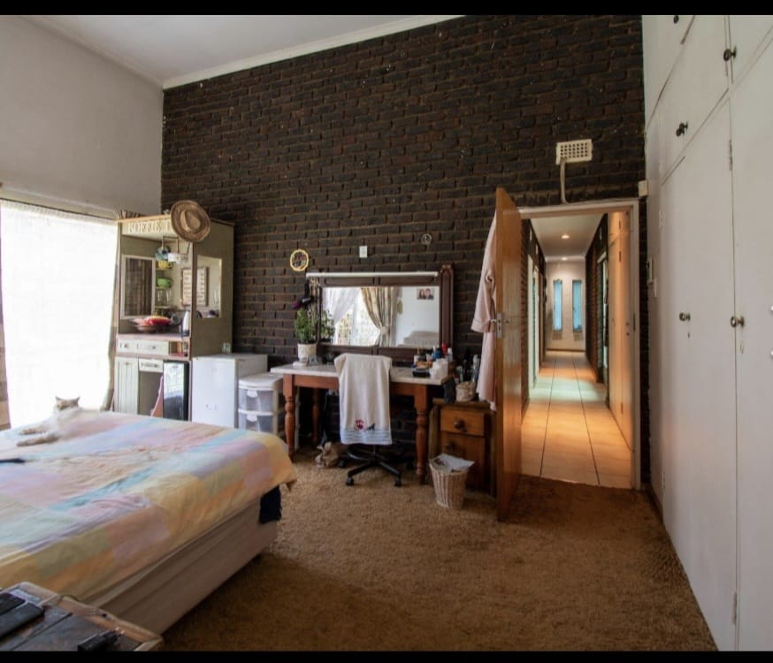 5 Bedroom Property for Sale in Meyerton Central Gauteng