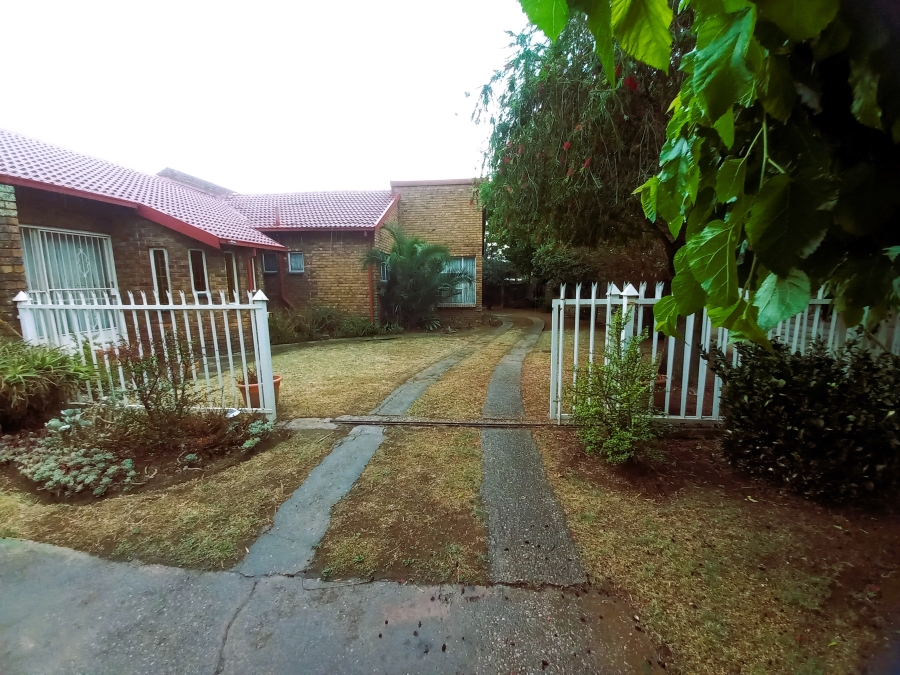 4 Bedroom Property for Sale in Rayton Gauteng