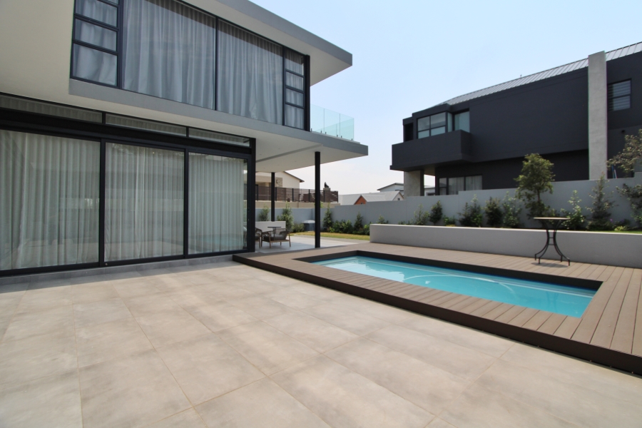 5 Bedroom Property for Sale in Waterfall Gauteng