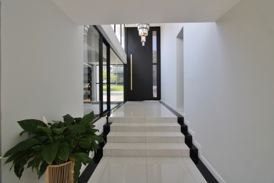 5 Bedroom Property for Sale in Waterfall Gauteng
