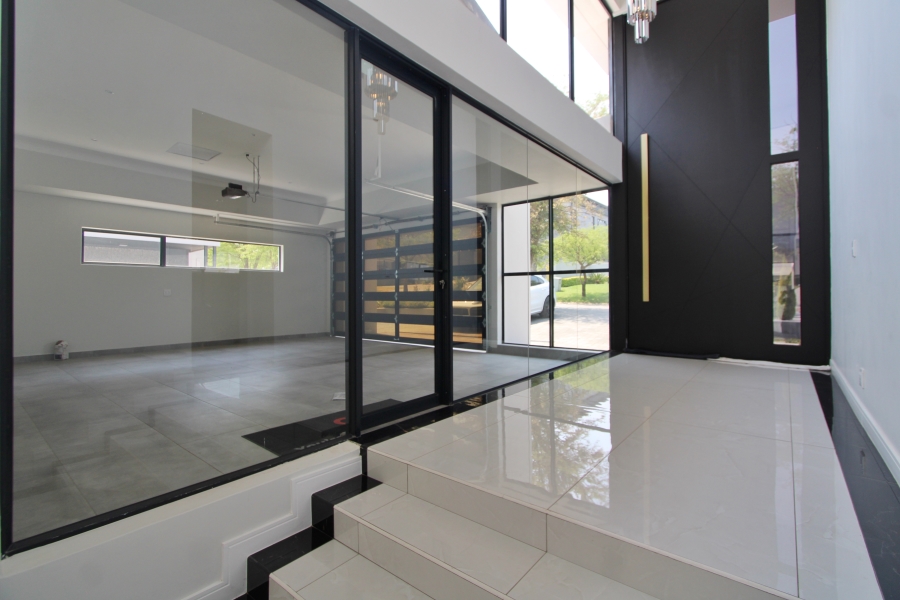 5 Bedroom Property for Sale in Waterfall Gauteng