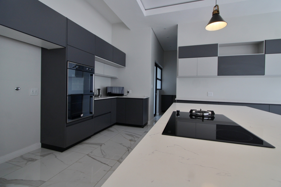 5 Bedroom Property for Sale in Waterfall Gauteng