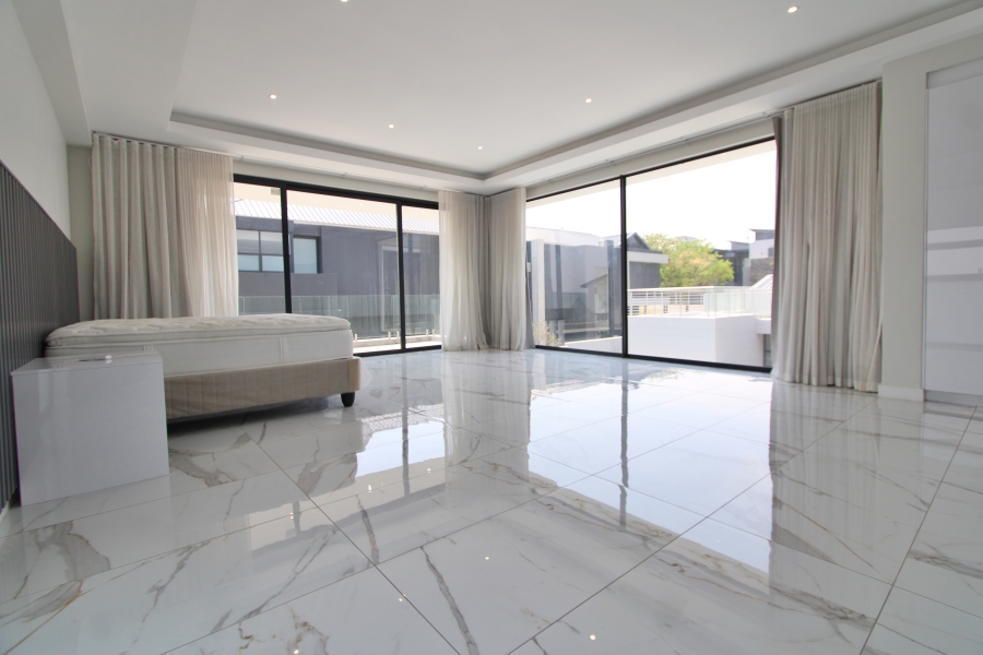 5 Bedroom Property for Sale in Waterfall Gauteng