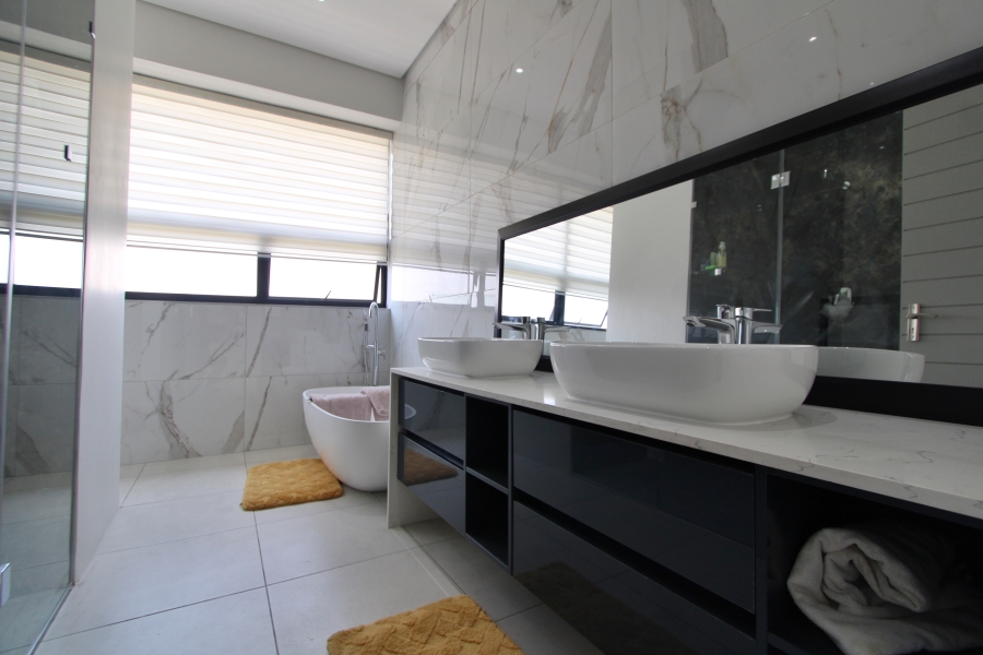 5 Bedroom Property for Sale in Waterfall Gauteng