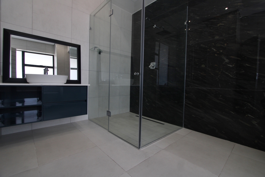 5 Bedroom Property for Sale in Waterfall Gauteng