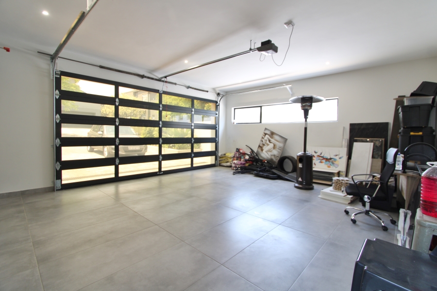 5 Bedroom Property for Sale in Waterfall Gauteng
