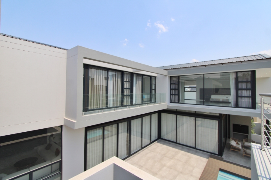 5 Bedroom Property for Sale in Waterfall Gauteng