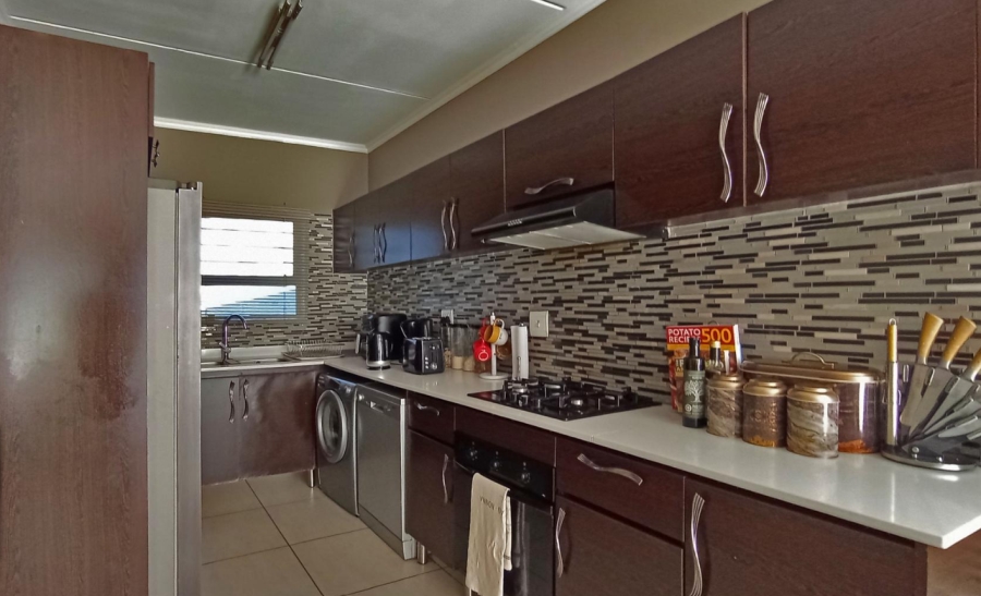 3 Bedroom Property for Sale in Greenstone Hill Gauteng